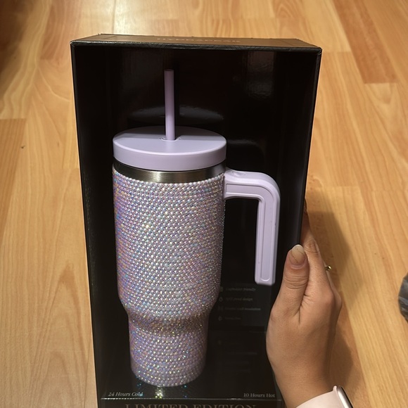 SOLD!!! Hydrapeak limited edition tumbler - Picture 3 of 3